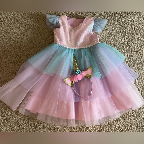 Girls formal dresses for 5-6 y.o. - Picture 2 of 7